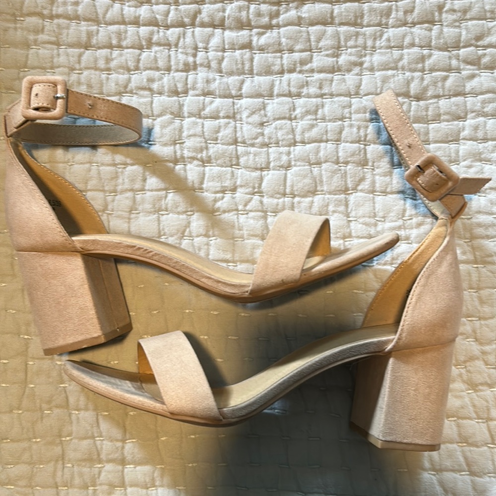 Only wore once size 8.5